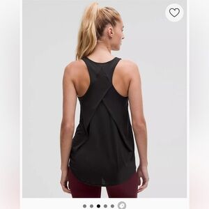 Lulu essential pleated tank size 6. New with tags